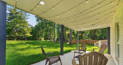 Lakefront Retreat by The Woodlands with Dock