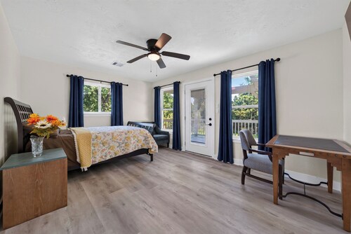 Lakefront Retreat by The Woodlands with Dock