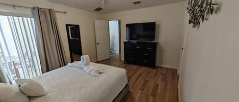4 bedrooms, iron/ironing board, WiFi (free), bed sheets