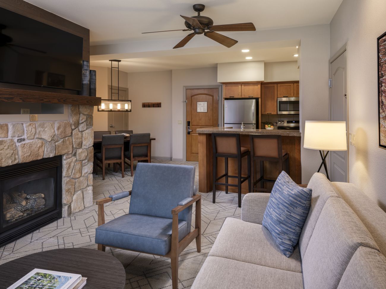 TV, fireplace