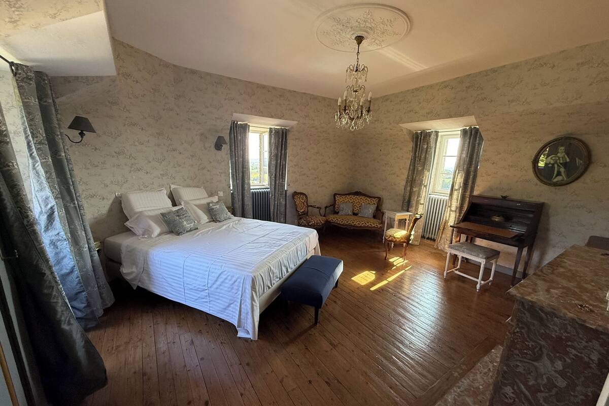 Family Double Room | Free WiFi