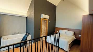 Blackout curtains, soundproofing, free WiFi