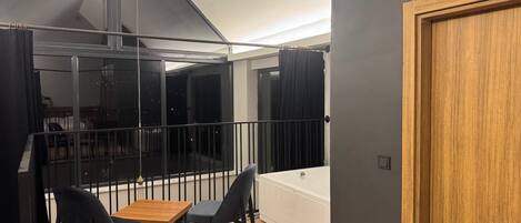 Blackout drapes, soundproofing, WiFi (free)