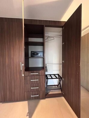 Apartamento Deluxe, balcón, vistas a la playa | Interior