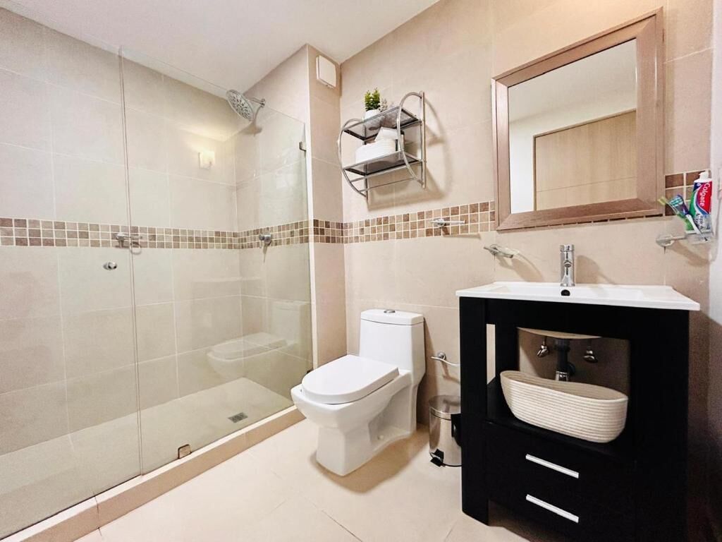 Deluxe Apartment, Balcony, Beach View | Bathroom