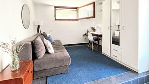 Living area - Quiet Garden Studio w/ Private Entrance & Parking (Budva)