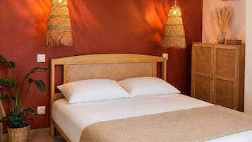 Iron/ironing board, WiFi, bed sheets