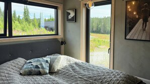 4 bedrooms, desk, WiFi (free)