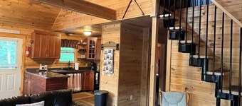 3-bedroom cabin in perfect Sinclair easy access to ATV & snowmobile trails