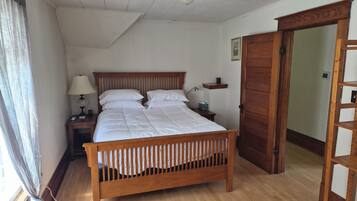 Iron/ironing board, WiFi (free), bed sheets