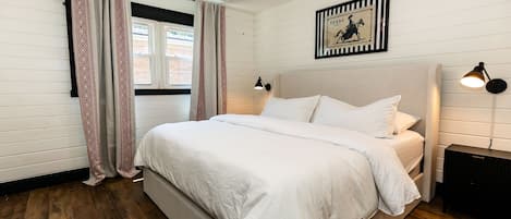 3 habitaciones, tabla de planchar con plancha, wifi y ropa de cama