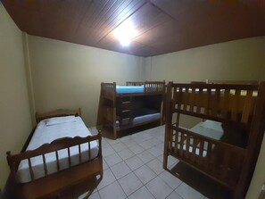 Suite familiar, vista al patio
