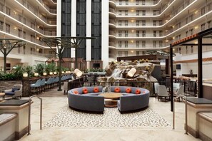 Lobby - The Signature Suites (Irving)