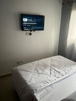 1 camera, ferro/asse da stiro, Wi-Fi, lenzuola