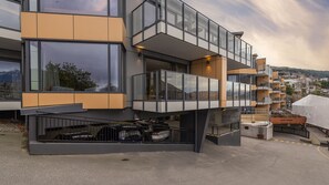 Exterior - Shoreline Retreat, Oaks Shores (Queenstown)