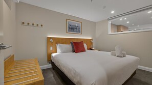 Room - Shoreline Retreat, Oaks Shores (Queenstown)