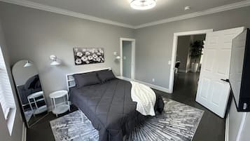 4 bedrooms, iron/ironing board, WiFi, bed sheets