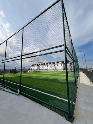 Sports court - Luxury bedroom at Kileleshwa Nairobi Kenya (Nairobi)