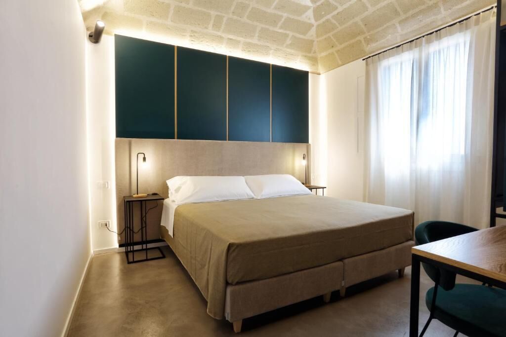 Quarto casal superior | Cofres nos quartos, quartos à prova de som, Wi-Fi de cortesia