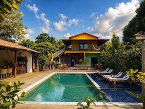 2 piscinas externas