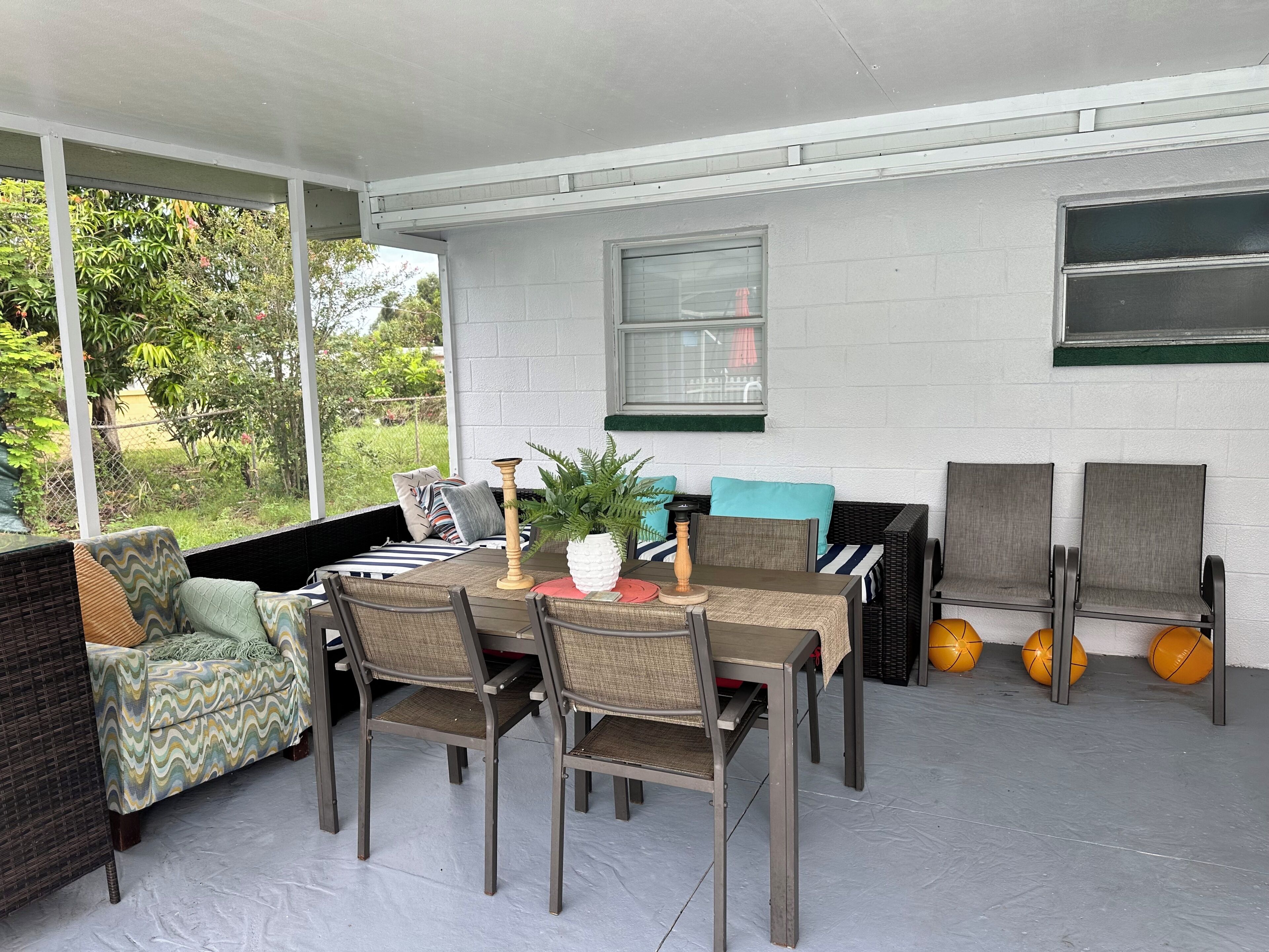 Outdoor dining