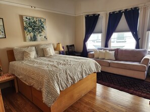 Interior - Sunny, Spacious 3-bedroom apartment in Vibrant Mission District of San Francisco (San Francisco)