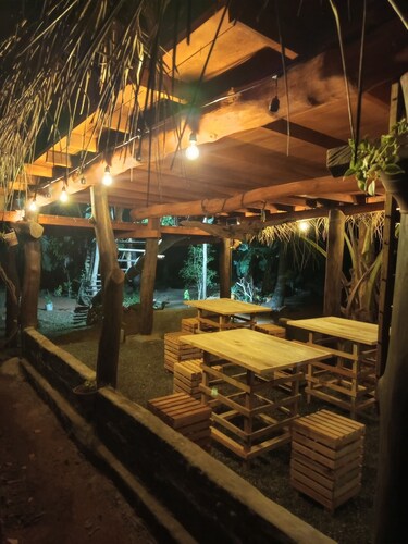 SIGIRI HUNTER'S ECO TREE LODGE AND Restu