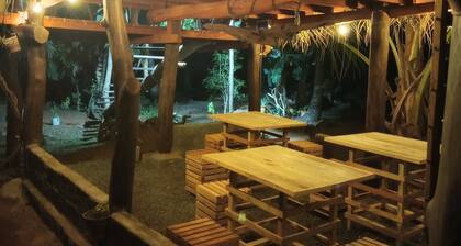 SIGIRI HUNTER'S ECO TREE LODGE AND Restu