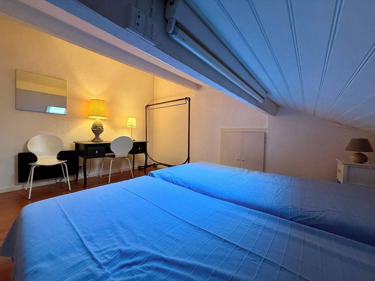 2 bedrooms, desk, iron/ironing board, WiFi