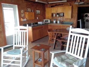 Dining - Currituck Waterfowl Homestead – Pond, Club Room, 10 minutes to Outer Banks (Powells Point)