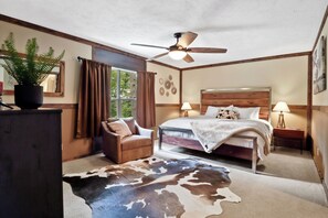 Iron/ironing board, free WiFi, bed sheets - Cozy Smoky Mountain Retreat 3BR/2BA home in Pigeon Forge TN (Pigeon Forge)