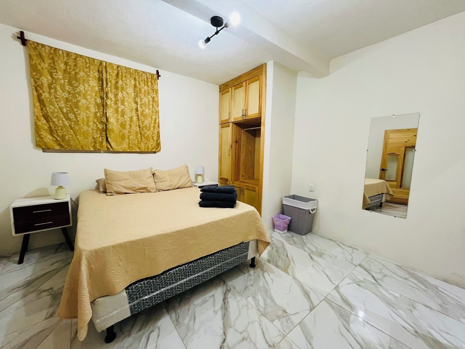 1 bedroom, WiFi (free), bed sheets