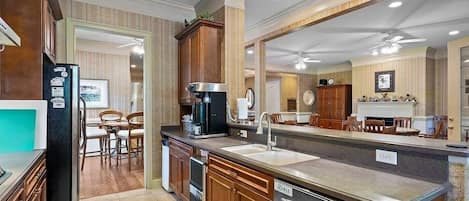 Coffee/tea maker, fridge, microwave, oven