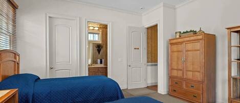 9 bedrooms, WiFi, bed sheets