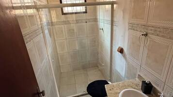 Douche, papier toilette