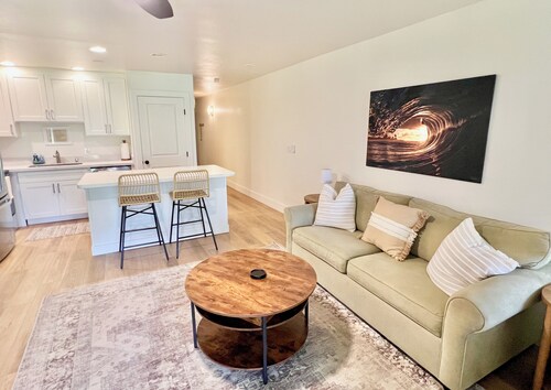 Luxury Turtle Bay Retreat - 1BR + 2 Baths - Golf Course Views