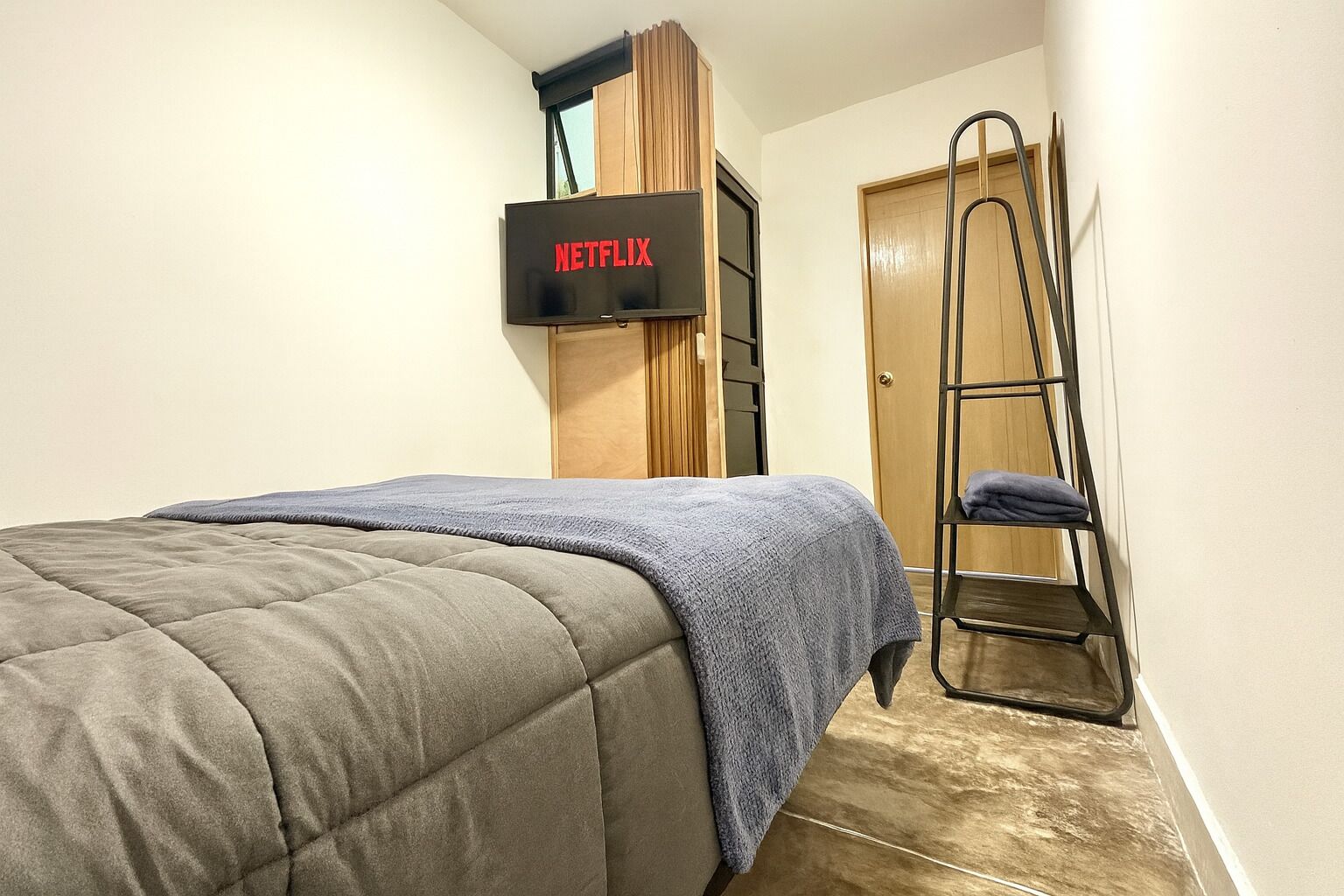 Free WiFi, bed sheets