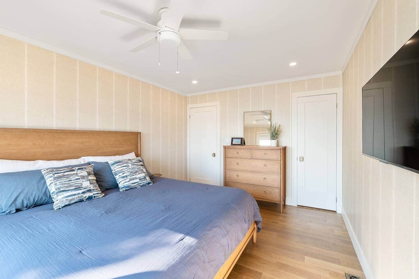 3 bedrooms, iron/ironing board, travel cot, free WiFi