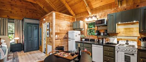 Coffee/tea maker, fridge, microwave, oven