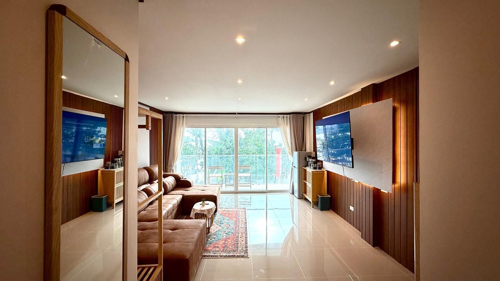 Room, 1 Bedroom, Smoking, Balcony | Living room