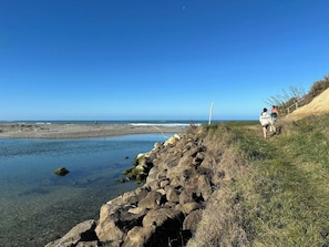 Beach - Kakanui Coast Retreat (Kakanui)