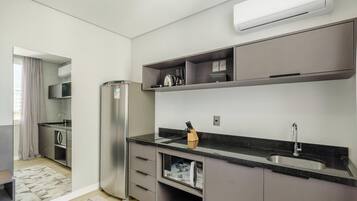 Basic Apartment | Private kitchen