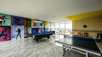 Dormitorio compartido, con acceso para personas discapacitadas, para fumadores | Sala de juegos