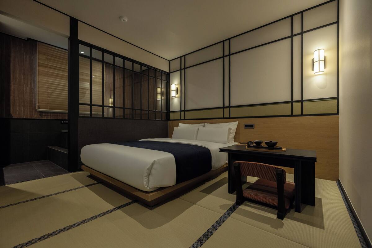 Wellness Room | Hypo-allergenic bedding, free WiFi, bed sheets