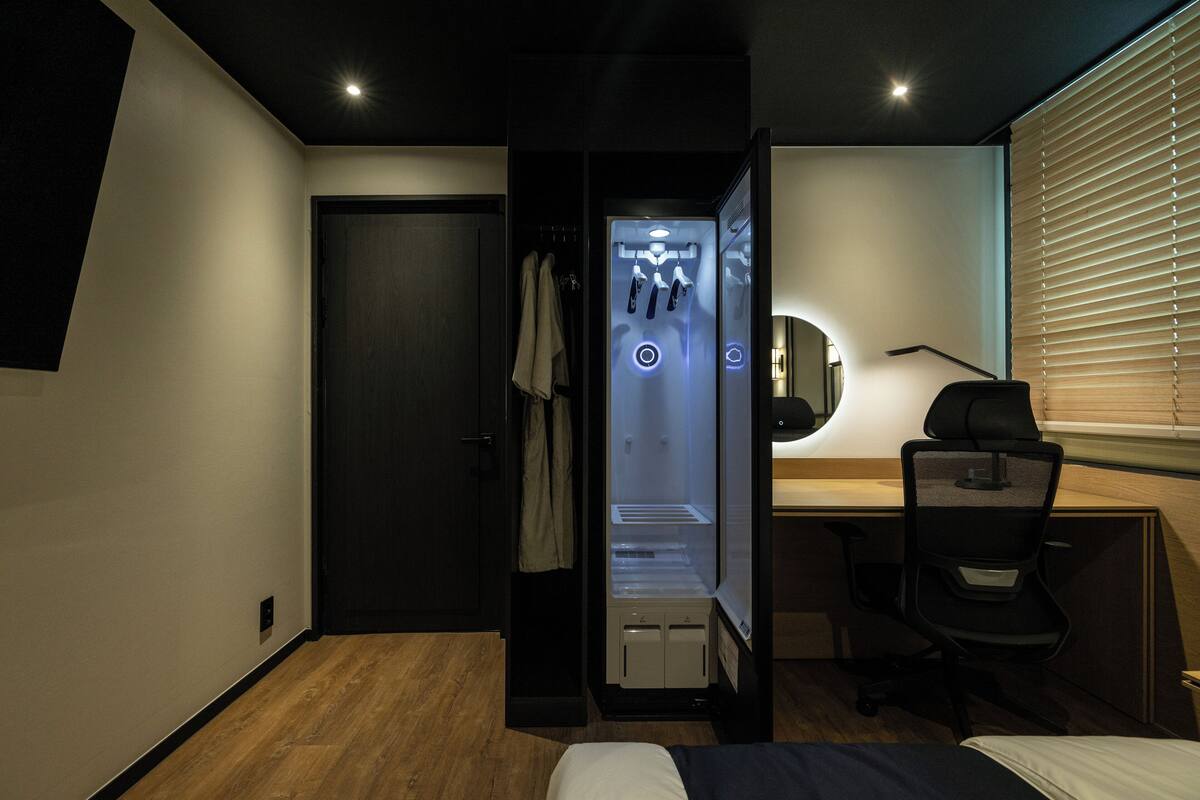 Business Double Room | Hypo-allergenic bedding, free WiFi, bed sheets