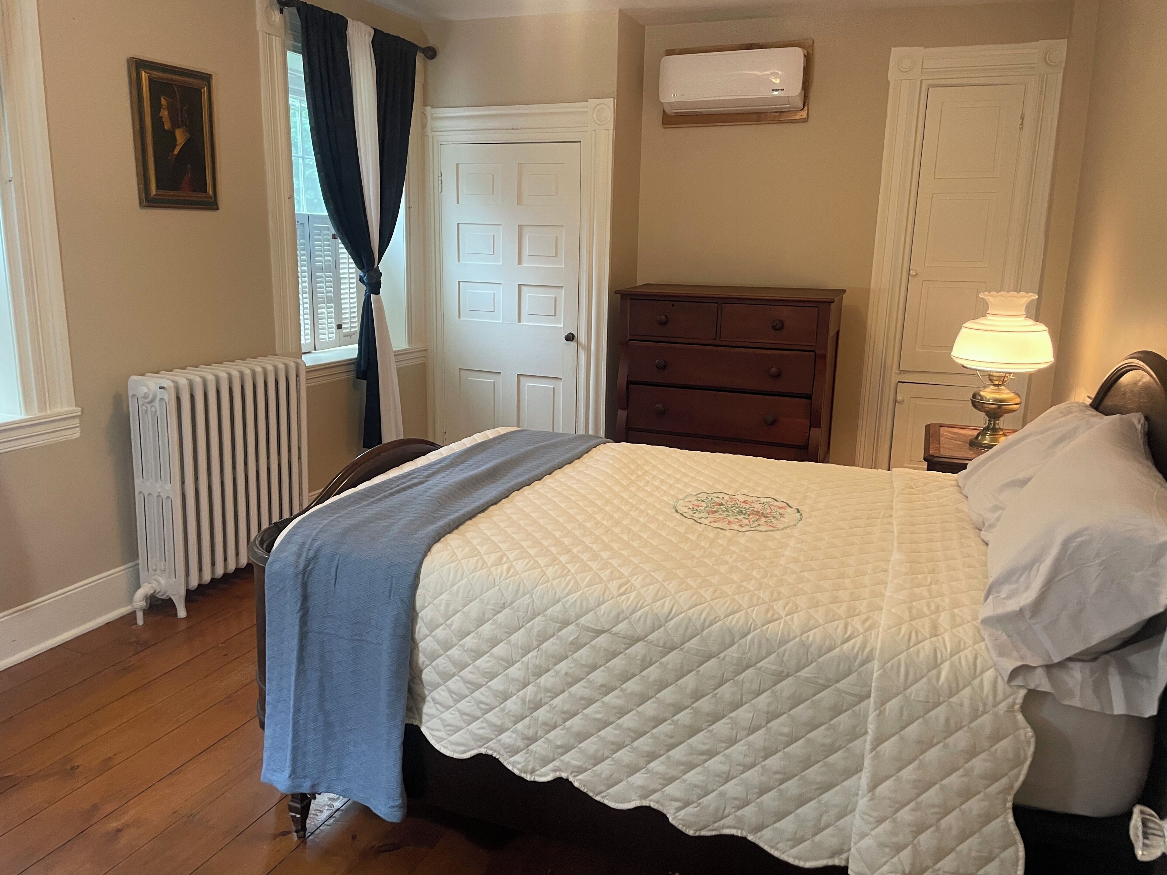 4 chambres, fer et planche à repasser, Wi-Fi, draps fournis
