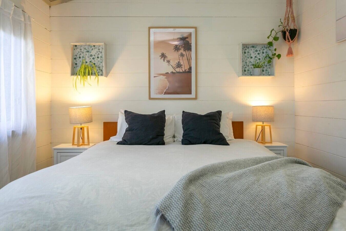 3 bedrooms, desk, iron/ironing board, travel cot