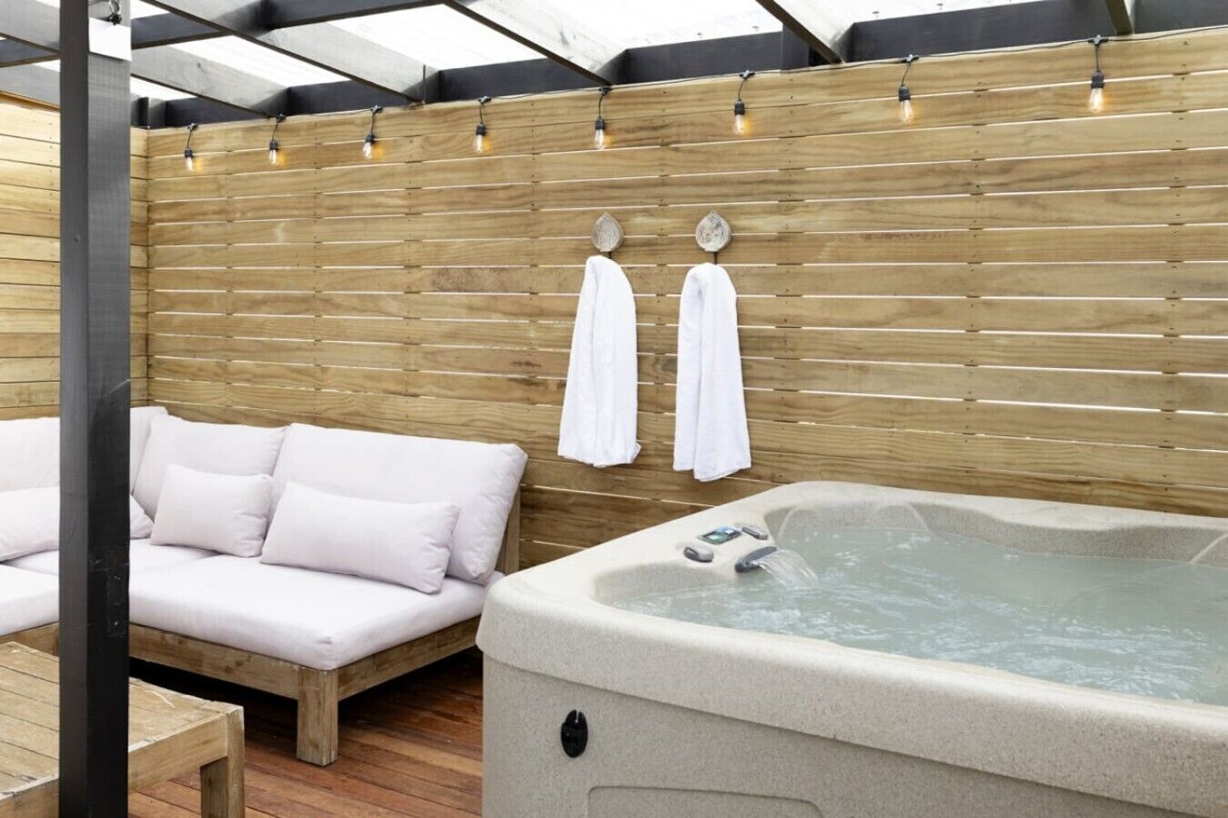 Indoor spa tub