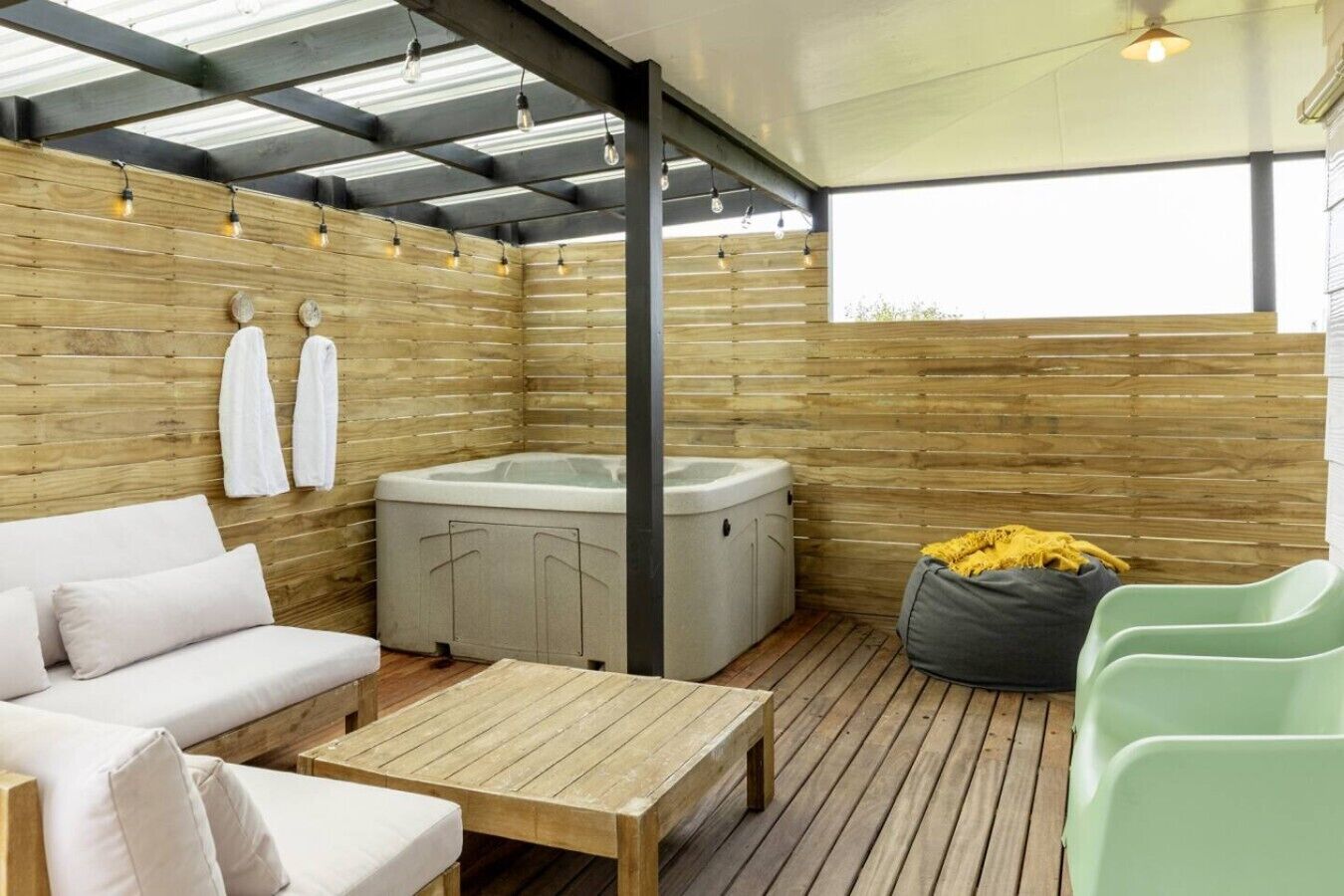 Indoor spa tub