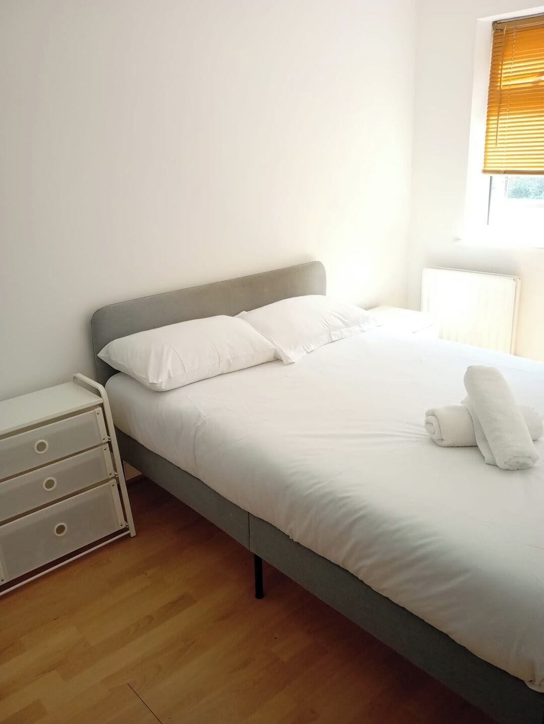 2 slaapkamers, een strijkplank/strijkijzer, wifi, beddengoed